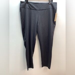Hopes & Harlow Size XL Black and Gray Checkered Crop Pants. New With Tags.
